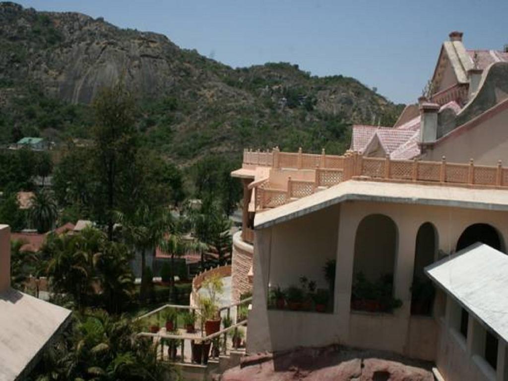 Hotel Palanpur Palace 아부 산 외부 사진
