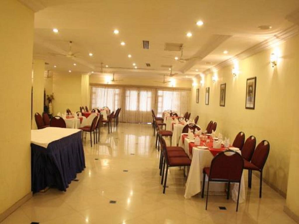 Hotel Palanpur Palace 아부 산 외부 사진