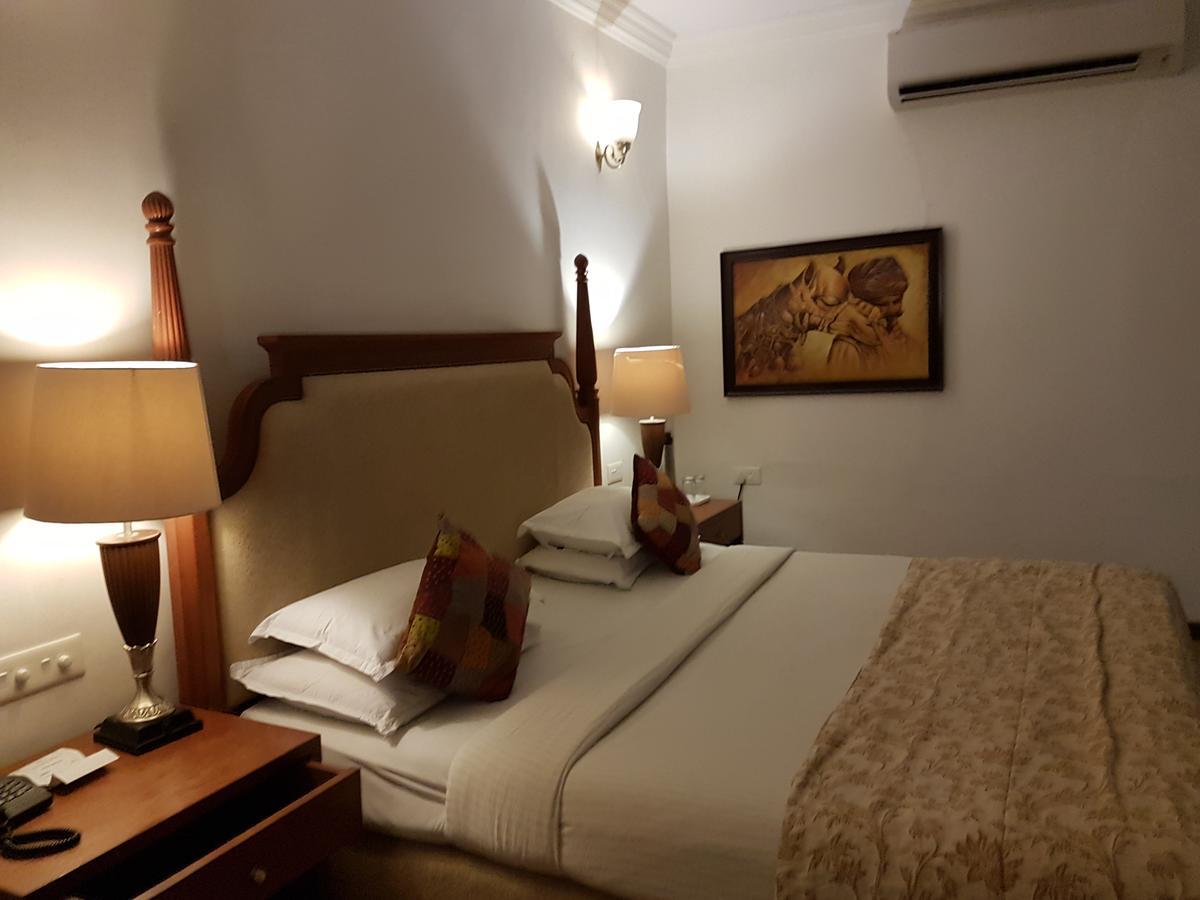 Hotel Palanpur Palace 아부 산 외부 사진